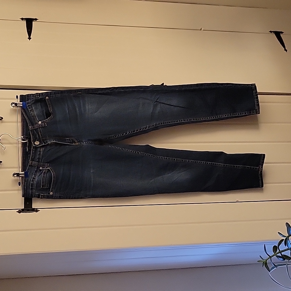 Calvin Klein mid rise skinny jeans size 28/8